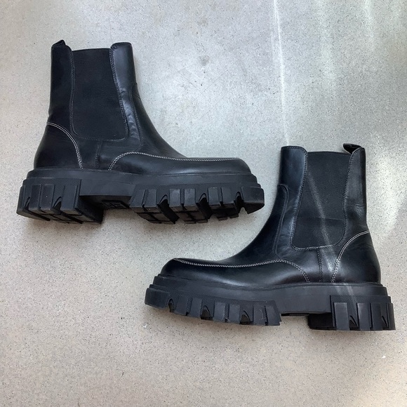 Marc Fisher Black Boots - Picture 2 of 6